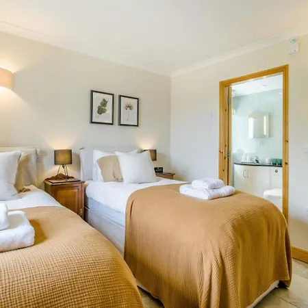 2 Bed In Oc-h42732
