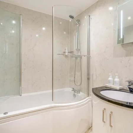 2 Bed In Oc-h42732 *